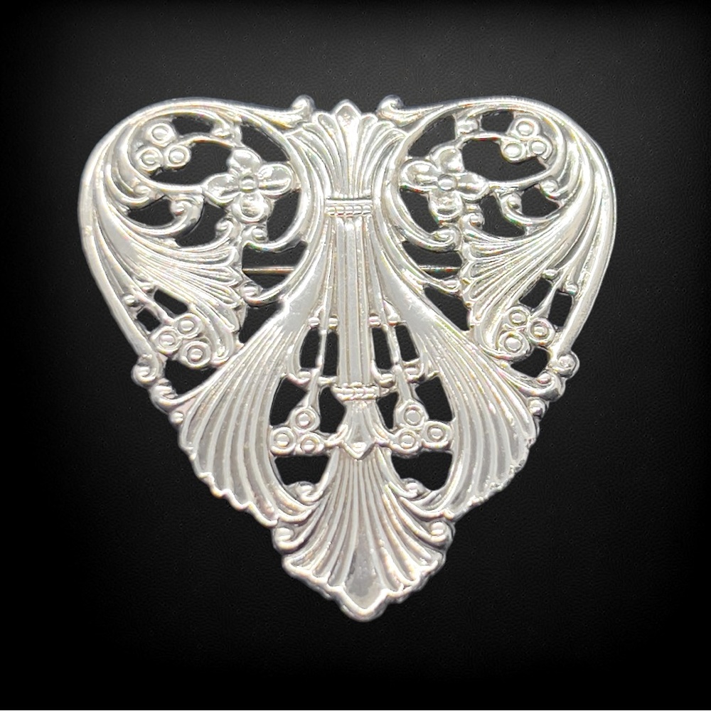 Vintage Unsigned Jeri Lou Art Deco Style Silver Heart Brooch